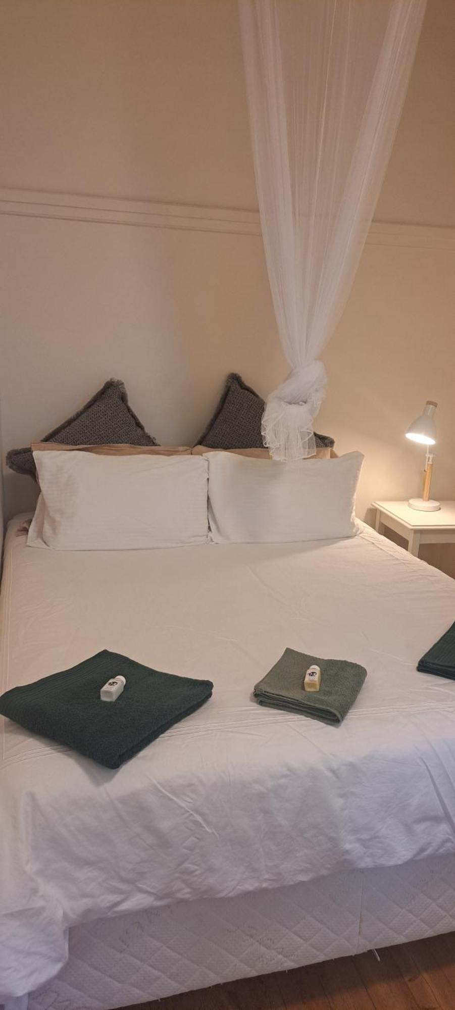 Secure And Modern 2bed Ground Floor In Cape Towns Charming Rondebosch * Cape Town